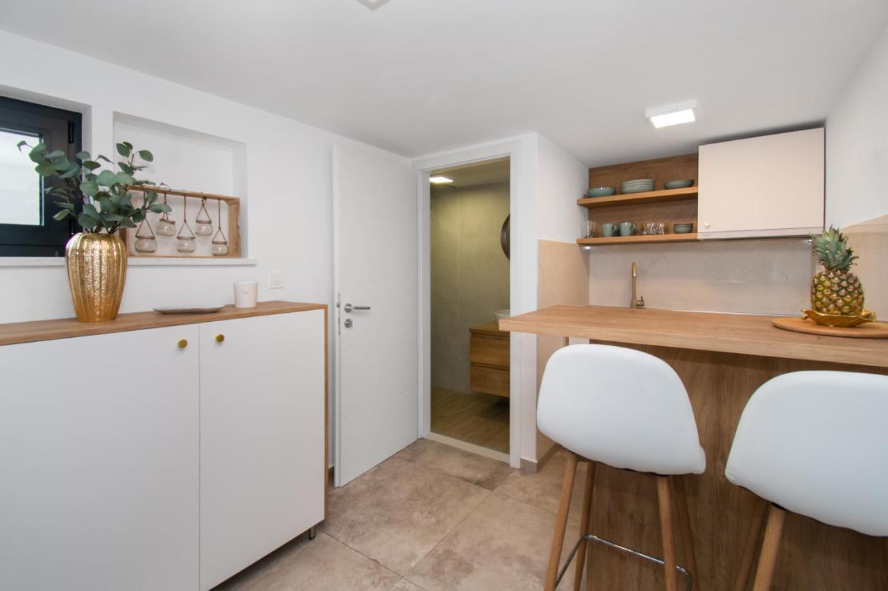 Apartmani Monika Zaboric Exterior photo